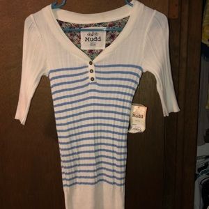 Short sleeve sweater top
